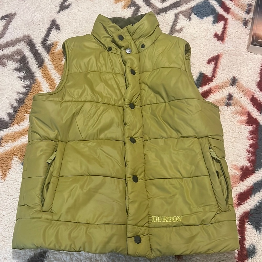 Burton vest missing hood. Size small